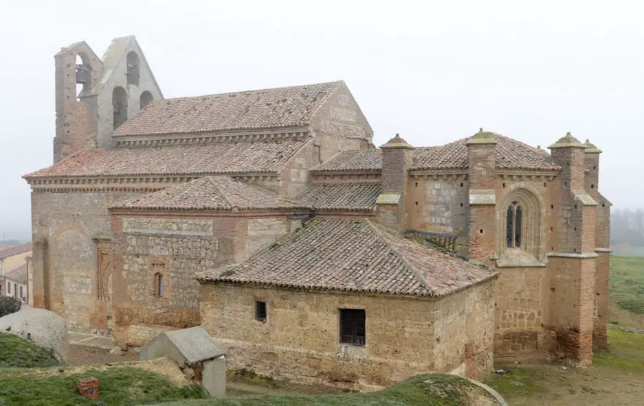 Aguilar de Campos, Iglesia de San Andrés