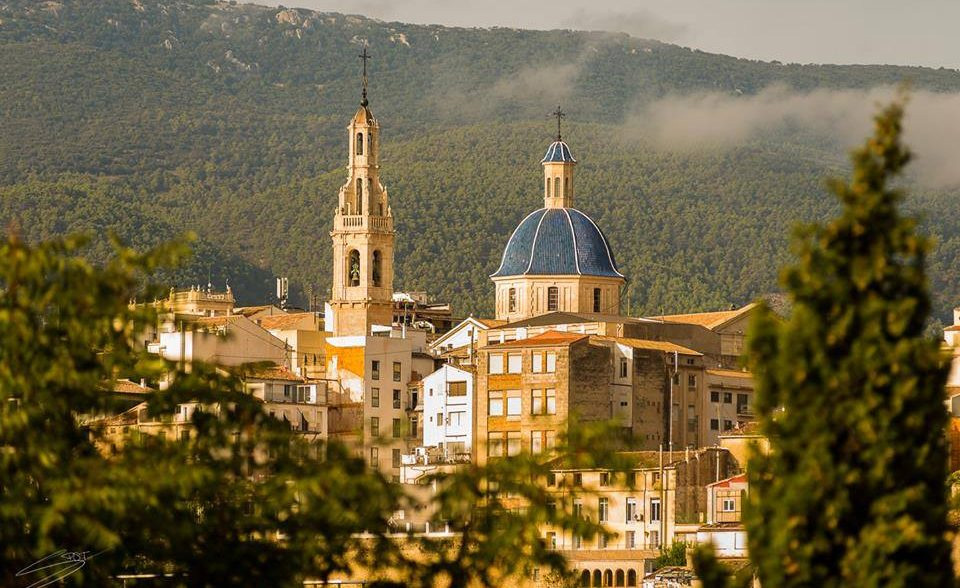 Alcoy, ciudad de la provincia de Alicante, famosa por sus fiestas de Moros y Cristianos.