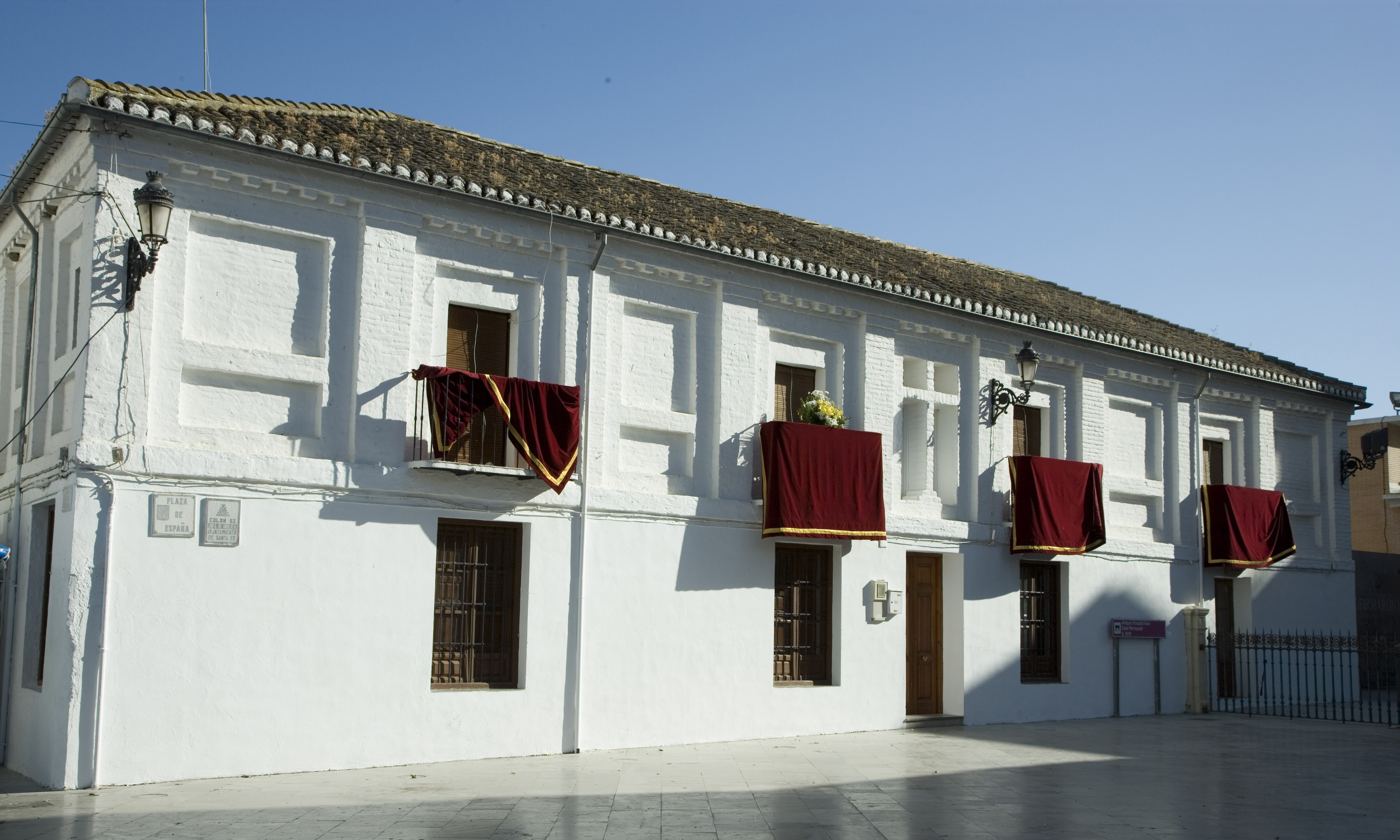 Nombre que recibió el lugar donde habitaron los Reyes Católicos. Actualmente, se asienta sobre ella la Casa Rectoral.