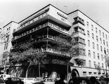Edificio construido por Secundino Zuazo entre 1930-32 siguiendo las pautas del racionalismo.