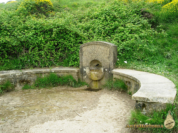 Fuente de Reniega en Zariquiegui, Navarra