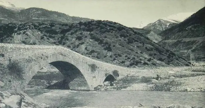 Puente de peregrinos en Villanúa, Huesca